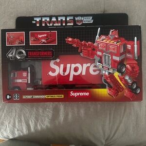 Supreme Red and Silver Action Figure Playset